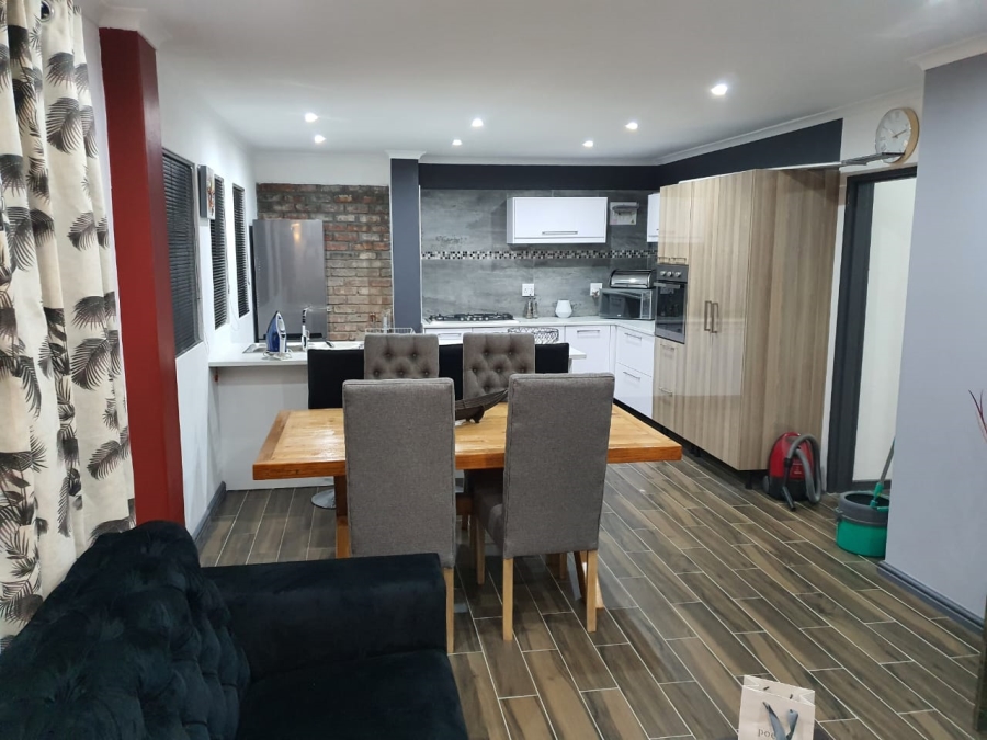 4 Bedroom Property for Sale in Klawer Western Cape